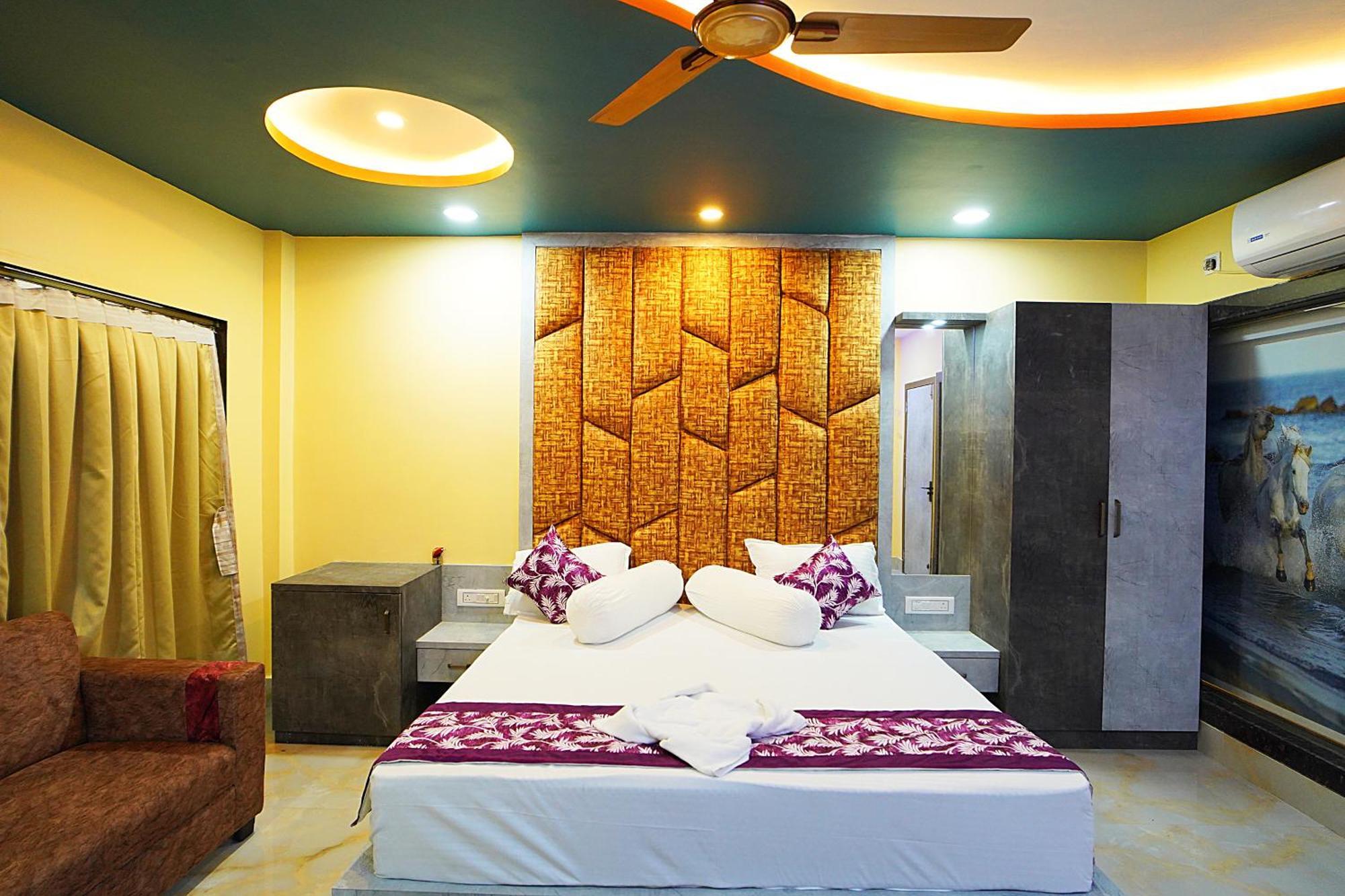 Goa Beach Resort On Beach Mandarmani Esterno foto
