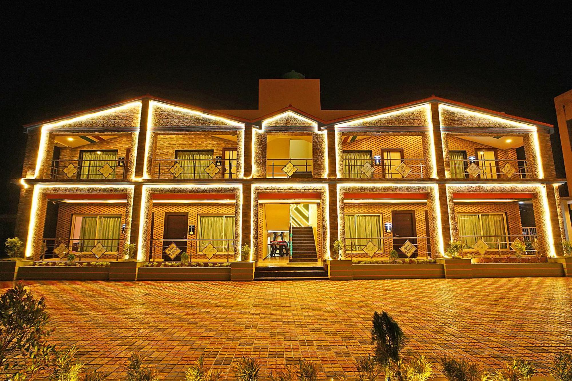 Goa Beach Resort On Beach Mandarmani Esterno foto