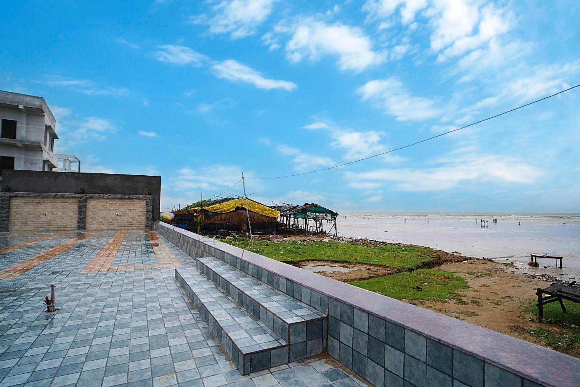 Goa Beach Resort On Beach Mandarmani Esterno foto