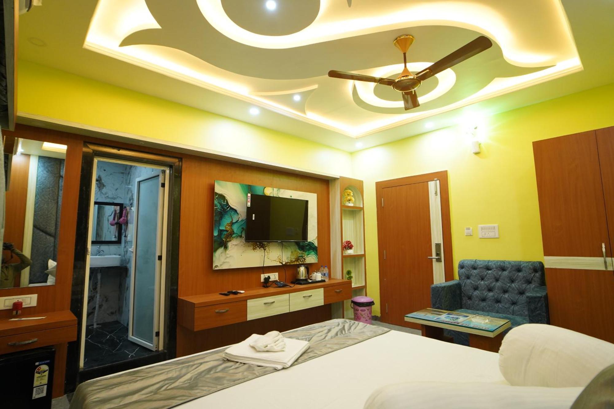 Goa Beach Resort On Beach Mandarmani Esterno foto